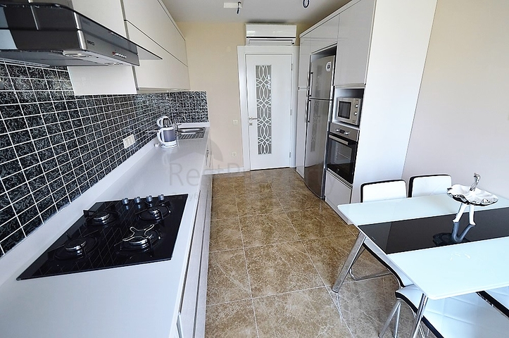 مشروع فاخر بوسط حي ليمان على بعد 600 م من البحر