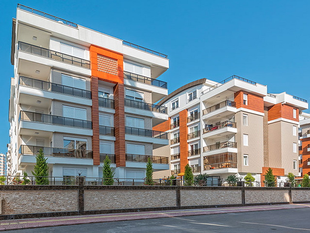 مشروع فاخر بوسط حي ليمان على بعد 600 م من البحر