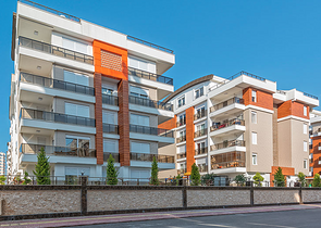 مشروع فاخر بوسط حي ليمان على بعد 600 م من البحر