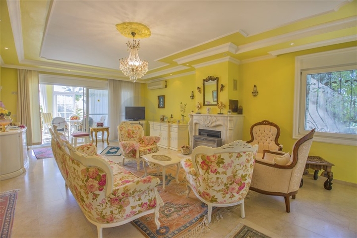 فيلا مفروشة 2 + 1 في محمودلار