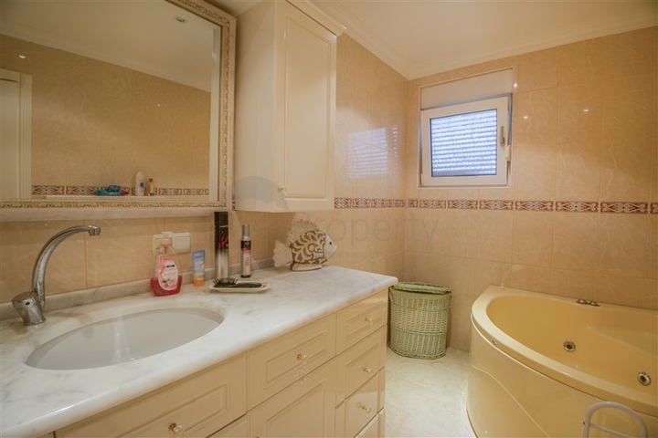 فيلا مفروشة 2 + 1 في محمودلار