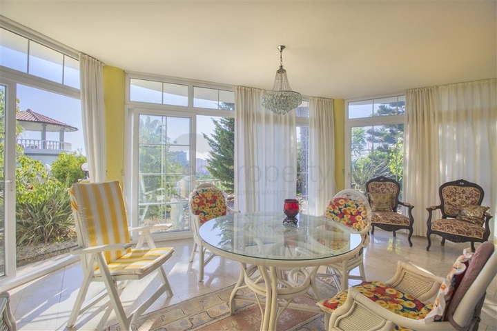 فيلا مفروشة 2 + 1 في محمودلار