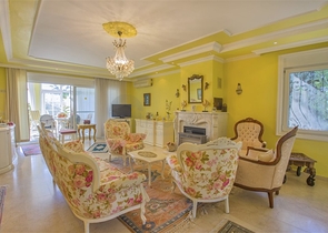 فيلا مفروشة 2 + 1 في محمودلار