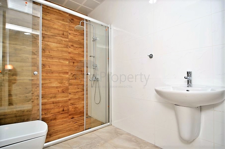 دوبلكس لعائلة كبيرة مع إمكانية الوصول إلى الحديقة