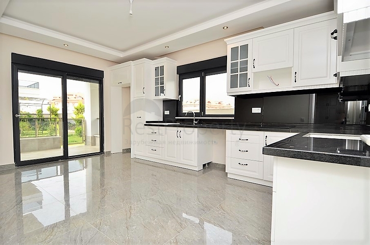 دوبلكس لعائلة كبيرة مع إمكانية الوصول إلى الحديقة