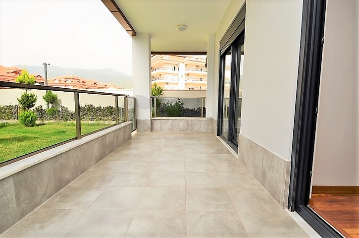 دوبلكس لعائلة كبيرة مع إمكانية الوصول إلى الحديقة