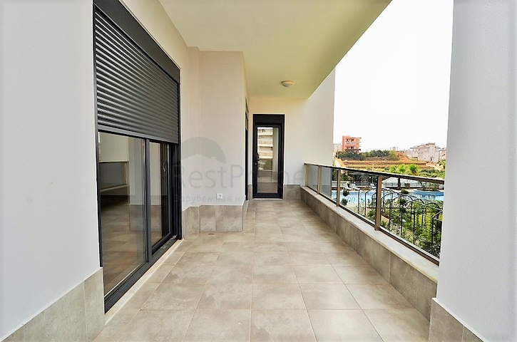 دوبلكس لعائلة كبيرة مع إمكانية الوصول إلى الحديقة