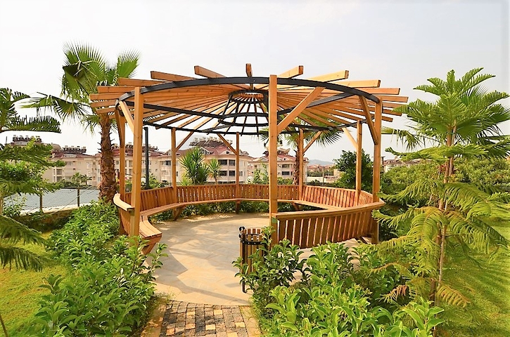 دوبلكس لعائلة كبيرة مع إمكانية الوصول إلى الحديقة