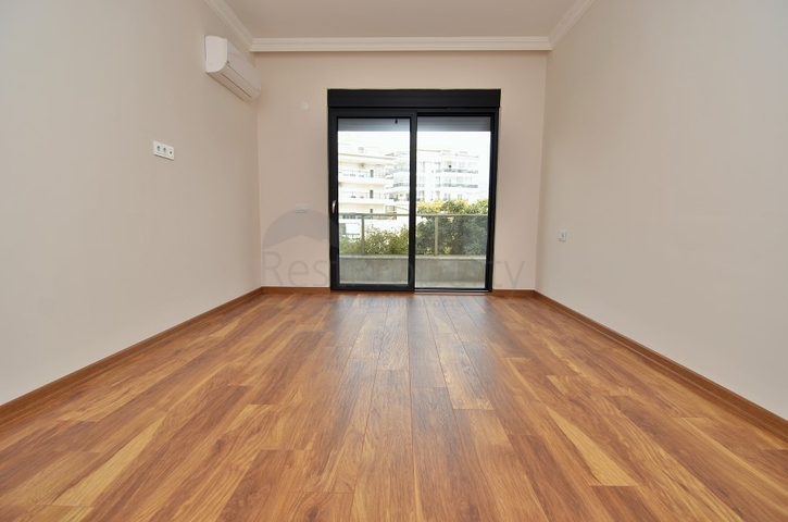 دوبلكس لعائلة كبيرة مع إمكانية الوصول إلى الحديقة