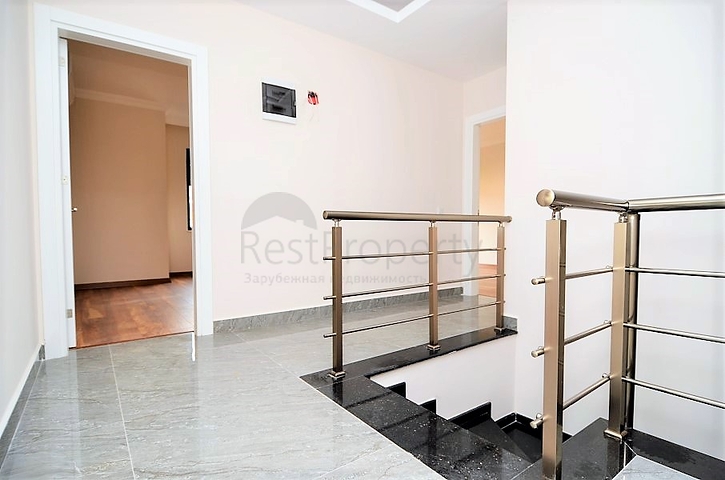 دوبلكس لعائلة كبيرة مع إمكانية الوصول إلى الحديقة