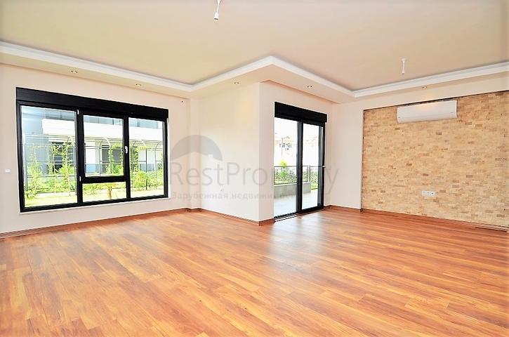 دوبلكس لعائلة كبيرة مع إمكانية الوصول إلى الحديقة