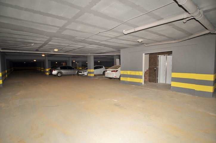 دوبلكس لعائلة كبيرة مع إمكانية الوصول إلى الحديقة