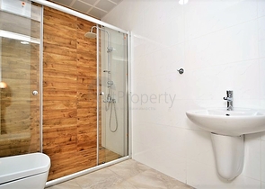 دوبلكس لعائلة كبيرة مع إمكانية الوصول إلى الحديقة