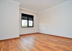 دوبلكس لعائلة كبيرة مع إمكانية الوصول إلى الحديقة