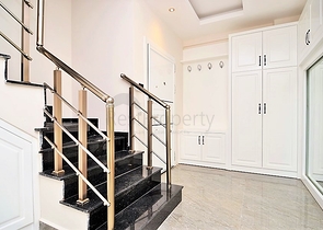 دوبلكس لعائلة كبيرة مع إمكانية الوصول إلى الحديقة