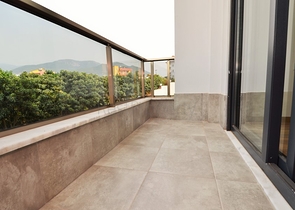 دوبلكس لعائلة كبيرة مع إمكانية الوصول إلى الحديقة