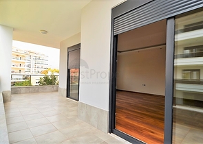 دوبلكس لعائلة كبيرة مع إمكانية الوصول إلى الحديقة