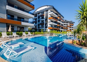 دوبلكس لعائلة كبيرة مع إمكانية الوصول إلى الحديقة