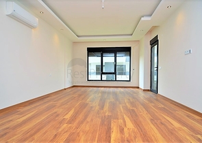 دوبلكس لعائلة كبيرة مع إمكانية الوصول إلى الحديقة