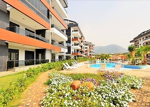 دوبلكس لعائلة كبيرة مع إمكانية الوصول إلى الحديقة