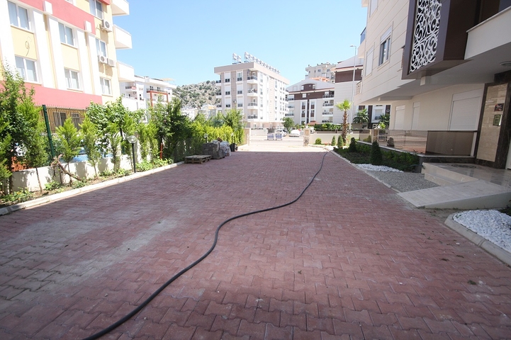 مجمع في المرحلة النهائية من البناء في كونيالتي ، أنطاليا