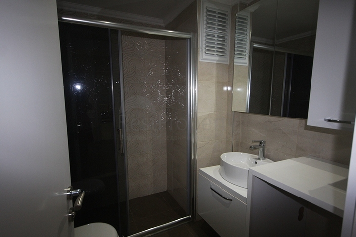 مجمع في المرحلة النهائية من البناء في كونيالتي ، أنطاليا