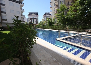 مجمع في المرحلة النهائية من البناء في كونيالتي ، أنطاليا