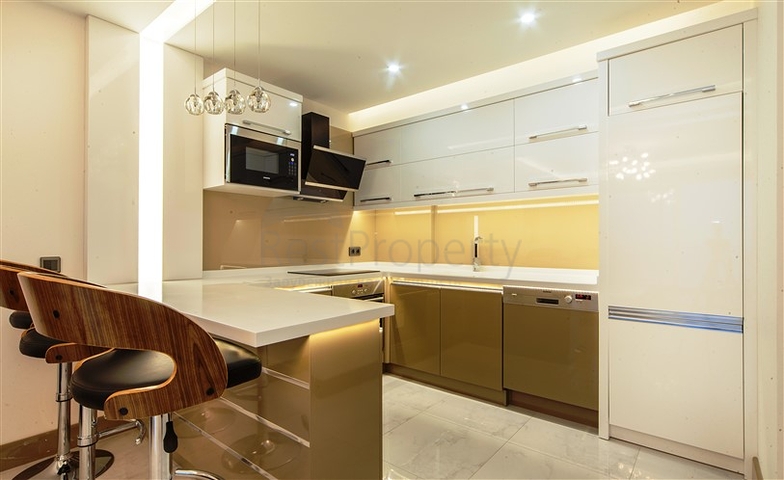 مجمع سكني فاخر حديث على الخط الأول من البحر في منطقة كارجي جاك – ألانيا