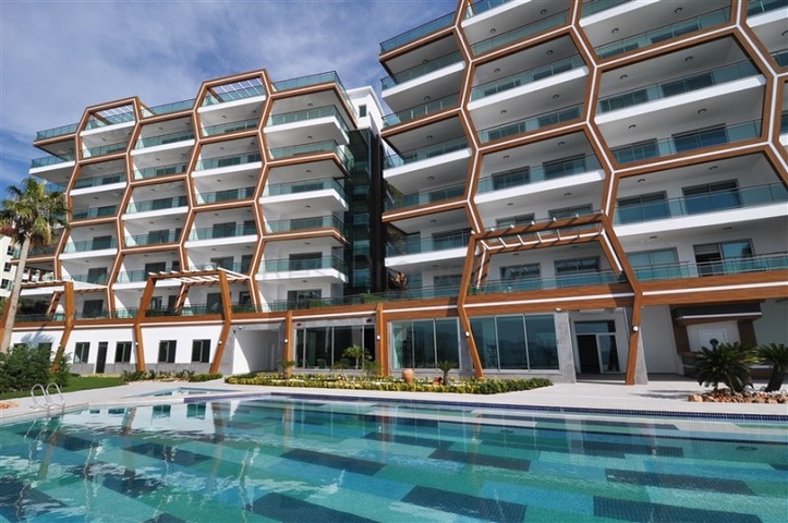 مجمع سكني فاخر حديث على الخط الأول من البحر في منطقة كارجي جاك – ألانيا