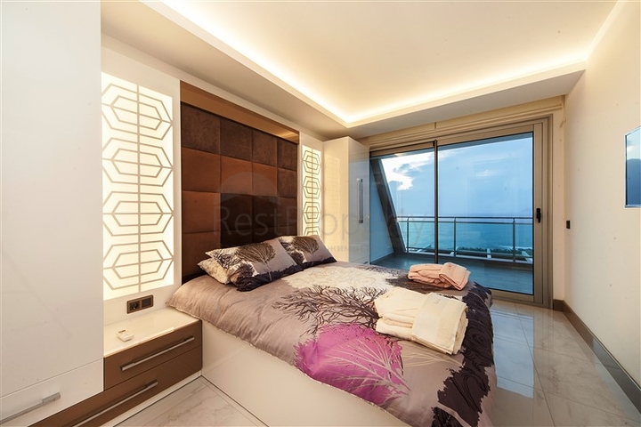 مجمع سكني فاخر حديث على الخط الأول من البحر في منطقة كارجي جاك – ألانيا