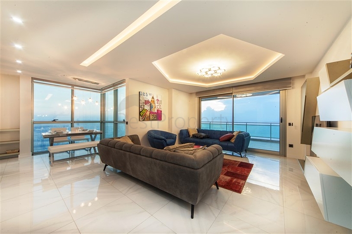 مجمع سكني فاخر حديث على الخط الأول من البحر في منطقة كارجي جاك – ألانيا