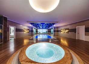 مجمع سكني فاخر حديث على الخط الأول من البحر في منطقة كارجي جاك – ألانيا