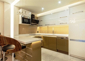 مجمع سكني فاخر حديث على الخط الأول من البحر في منطقة كارجي جاك – ألانيا