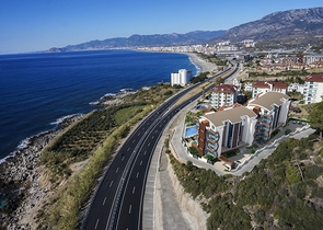 مجمع سكني فاخر حديث على الخط الأول من البحر في منطقة كارجي جاك – ألانيا