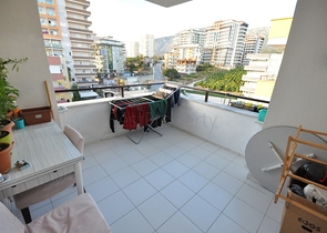 شقة 2+1 في مجمع مع حمامات سباحة في محمودلار