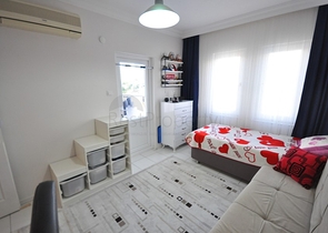 شقة 2+1 في مجمع مع حمامات سباحة في محمودلار