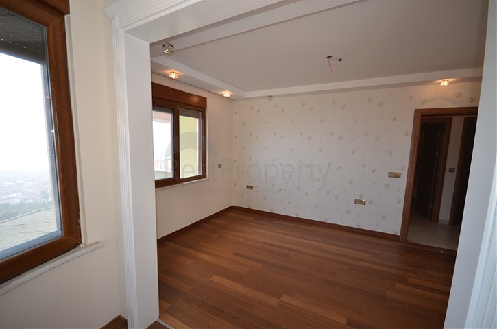 فيلا مستقلة من المالك مباشرة بإطلالة مميزة في مركز ألانيا