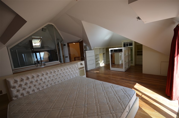 فيلا مستقلة من المالك مباشرة بإطلالة مميزة في مركز ألانيا