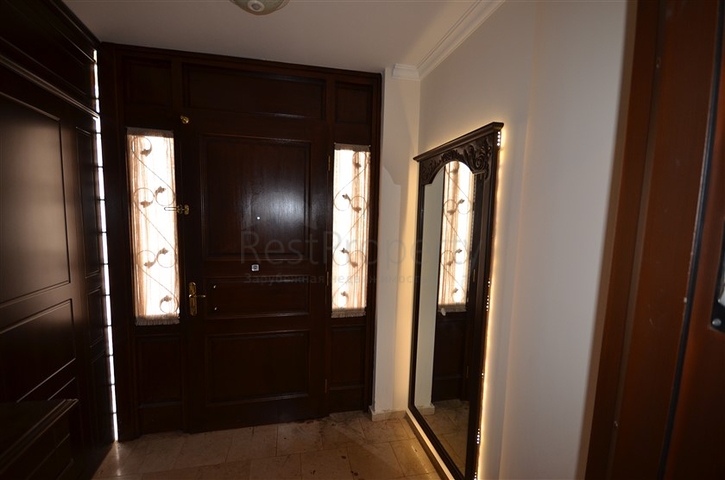 فيلا مستقلة من المالك مباشرة بإطلالة مميزة في مركز ألانيا