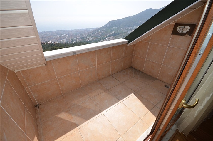 فيلا مستقلة من المالك مباشرة بإطلالة مميزة في مركز ألانيا