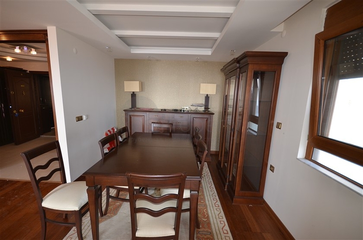 فيلا مستقلة من المالك مباشرة بإطلالة مميزة في مركز ألانيا