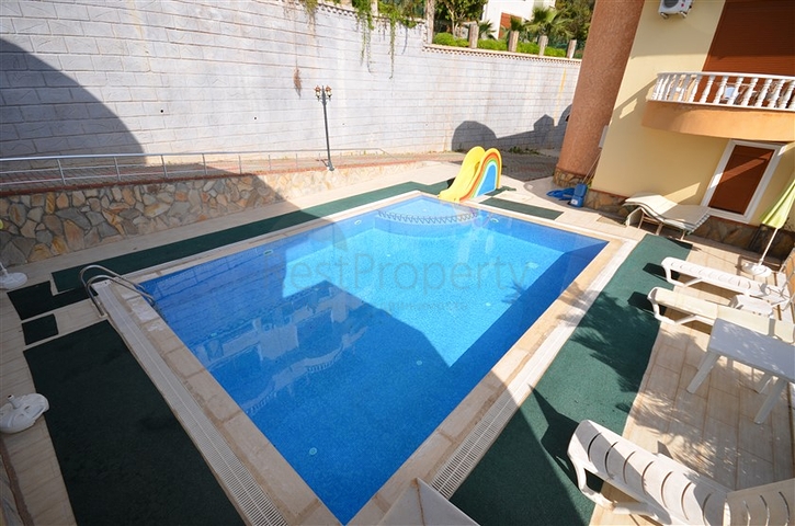 فيلا مستقلة من المالك مباشرة بإطلالة مميزة في مركز ألانيا