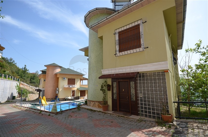 فيلا مستقلة من المالك مباشرة بإطلالة مميزة في مركز ألانيا