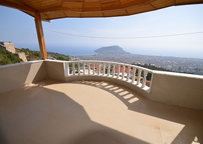 فيلا مستقلة من المالك مباشرة بإطلالة مميزة في مركز ألانيا