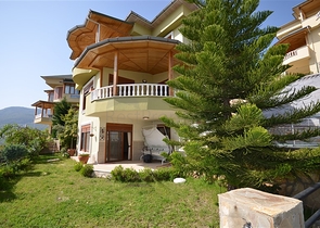 فيلا مستقلة من المالك مباشرة بإطلالة مميزة في مركز ألانيا