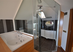 فيلا مستقلة من المالك مباشرة بإطلالة مميزة في مركز ألانيا