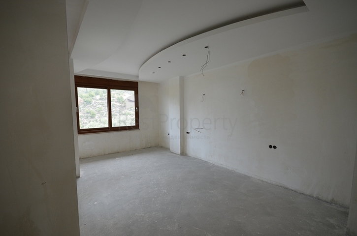 فيلا مميزة من قبل شركة البناء في منطقة جكجيلي – ألانيا 