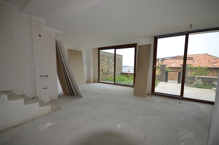 فيلا مميزة من قبل شركة البناء في منطقة جكجيلي – ألانيا 