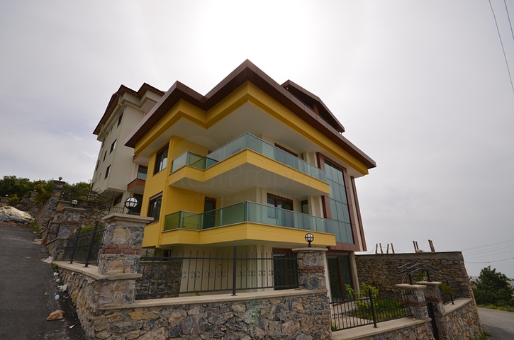 فيلا مميزة من قبل شركة البناء في منطقة جكجيلي – ألانيا 