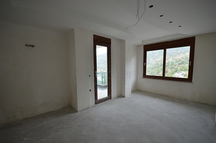 فيلا مميزة من قبل شركة البناء في منطقة جكجيلي – ألانيا 